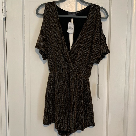 Black & Gold Romper - Picture 2 of 3